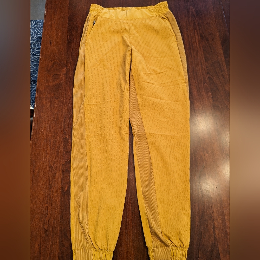 Athleta Brooklyn textured jogger, mustard yellow, size 0